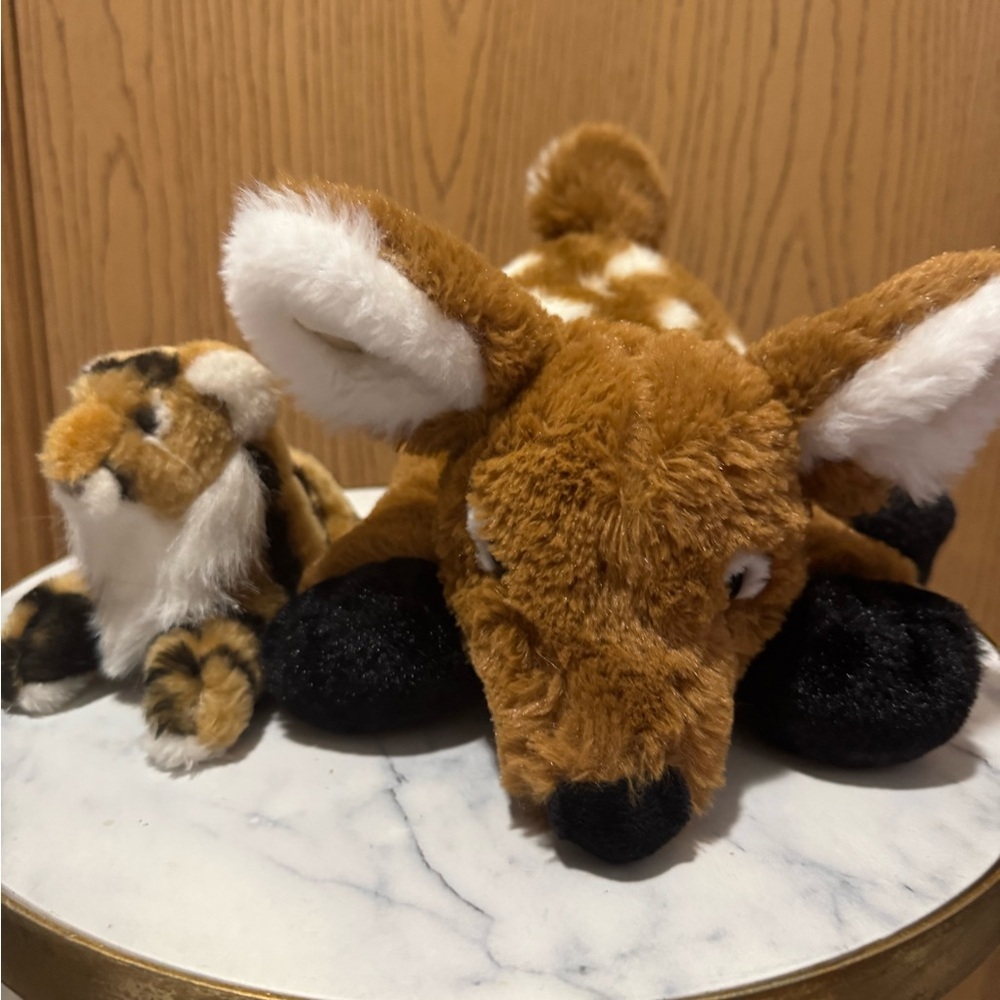 Bass Pro Shops Brown and White Stuffed Deer and Tiger Set